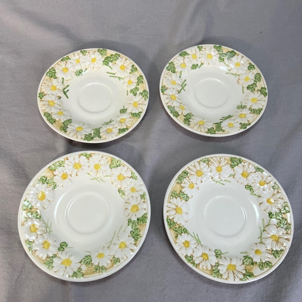 Metlox Poppy Trail Sculptured Daisy Tea Cup and Saucer Set of 4 White Floral - Picture 3 of 13